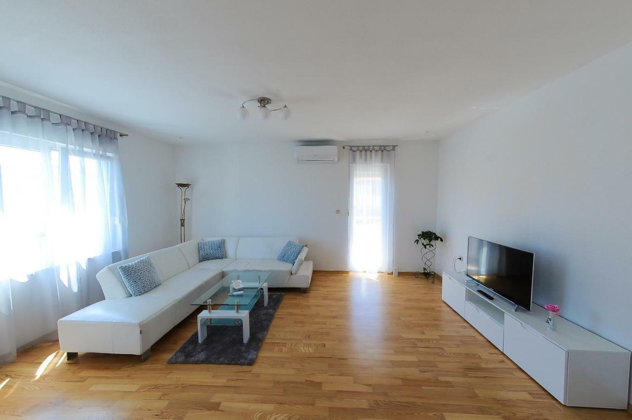 Apartment Neva سبليت المظهر الخارجي الصورة